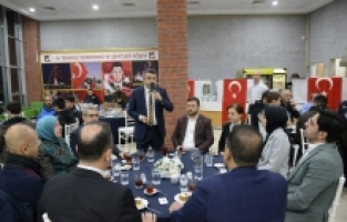 Başkan Yılmaz görev başındaki polislerle iftar açtı