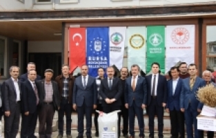 Harmancıklı çiftçiye çörek otu tohumu desteği
