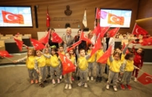 Mecliste bayram coşkusu