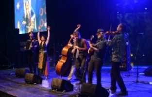 Balkan ezgileri mest etti