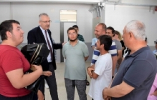 Karacabey’de eğitime destekler sürüyor