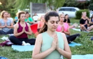 Altınşehir sakinleri yogada buluştu