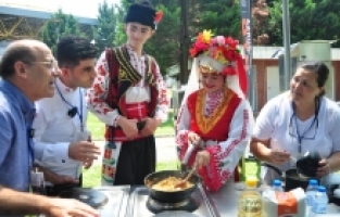 Dansçılar sahnede değil mutfakta yarıştı