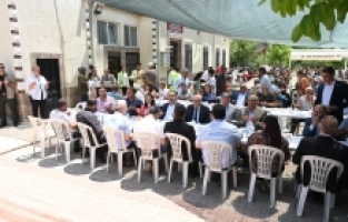 Kavurma kazanları birlik için kaynadı