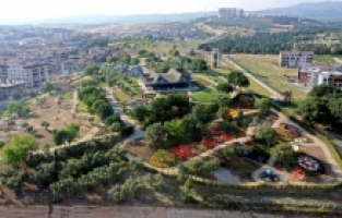 Macera Bursa Ziyaretçilerini Büyülüyor