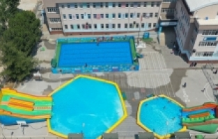Tatil köyü değil, okul bahçesi