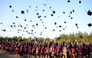 Veterinerlerden coşkulu mezuniyet