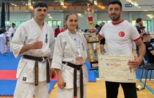 Yıldırım Belediyespor Bulgaristan'dan Kupayla Döndü