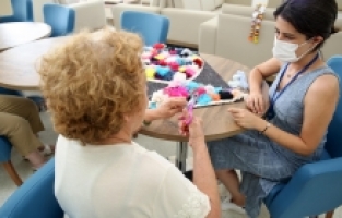 Alzheimer hastaları bu evde artık gece de konaklayabilecek