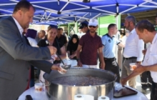 Başkan Usta’dan 5 bin kişilik aşure ikramı