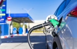 Akaryakıta hem zam hem indirim geldi