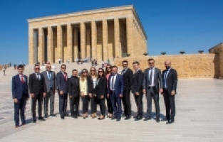 Genç sanayiciler Ata'yı ziyaret etti