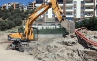 Mudanya'da Parke Kaplama ve Yol Çalışmaları Sürüyor