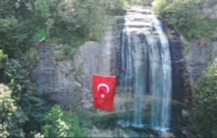 Suuçtu'ya 100. Yılında 100 M2 Türk Bayrağı