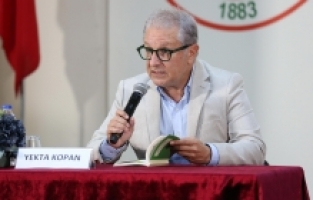 Yekta Kopan Sait Faik’in “İpekli Mendil”ini Okudu