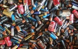 Kullanım ömrünü tamamlayan piller geri dönüştürülmeli!