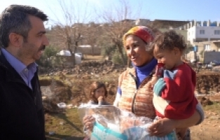 Depremzede Çocuklara Oyuncak