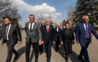 Kılıçdaroğlu TİP ve SOL ile görüşme yaptı