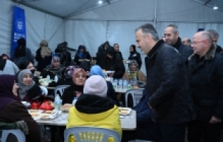 Başkan Aktaş, İftarı Emirsultan’da Yaptı