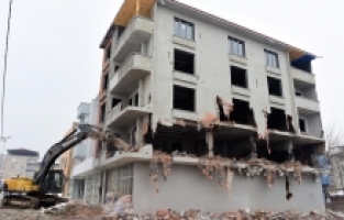 Yıldırım'da 137 Kaçak Yapı Yıkıldı