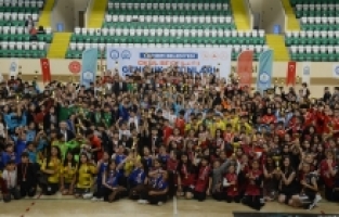 GENÇLİK OYUNLARINDA GÖRKEMLİ FİNAL