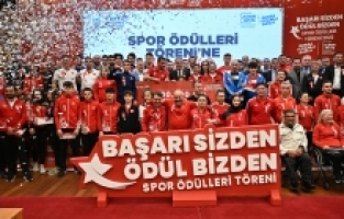 SPORUN YILDIZLARINA ÖDÜL YAĞDI