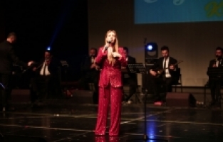 UNUTULMAYAN ŞARKILARLA MÜZİK DOLU GECE