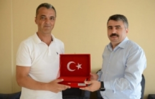 BAŞKAN YILMAZ'DAN ŞEHİT AİLESİNE BAYRAM ZİYARETİ