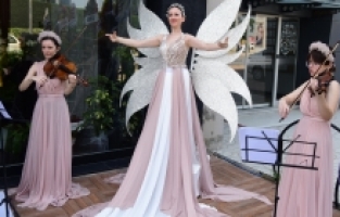 HER KADIN GÜZEL OLMAYI HAKEDER