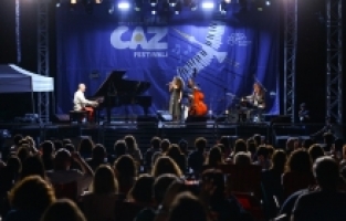 ORMANDA CAZ MÜZİKLE KEYİFLİ GECE