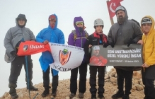 EĞİTİMİ TAMAMLAYAN DAĞCILAR ZİRVEYE YÜRÜDÜ
