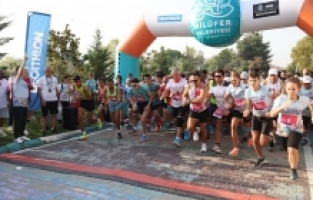 NİLÜFER'DE ZAFER BAYRAMI COŞKUSU SPORLA BULUŞTU