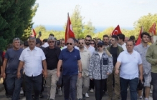 ÜMİT ÖZDAĞ, ÇANAKKALE’DE “ZAFER YÜRÜYÜŞÜ” DÜZENLEDİ
