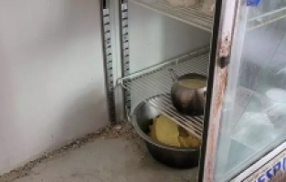 Bursa'da merdivenaltı peynir imalathanesine zabıta baskını