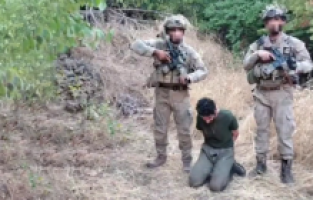 Gri ve kırmızı kategoride aranan teröristler yakalandı