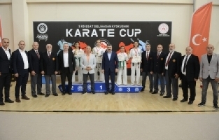 Yıldırımlı karateciler madalyaya doymadı