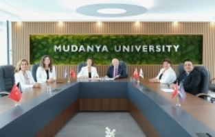 Mudanya Üniversitesi'nde kız öğrencilere kariyer koçluğu desteği sağlanacak