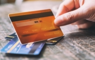 Yeni Yıla Borçlu Giriyoruz: Bireysel kredi kartı borçlanmaları geçen yıla göre yüzde 168 arttı