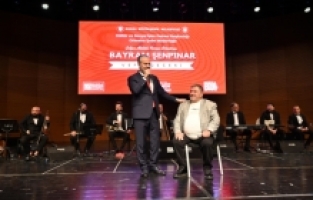 Roman orkestrası çaldı, Başkan Aktaş söyledi