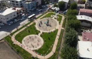 Yıldırım'da Ayçiçeği Parkı: Huzur ve Yeşilin Buluşma Noktası