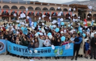 Bursa'da Barış İçin Su Yürüyüşü Düzenlendi