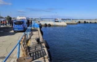 Çanakkale açıklarında göçmen teknesi battı