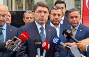 Adalet Bakanı Tunç: DEM Parti teröre desteğe devam ederse kapatılabilir
