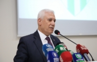 Başkan Bozbey, “Yeni bir sistemle Bursaspor’u ayağa kaldırmalıyız”