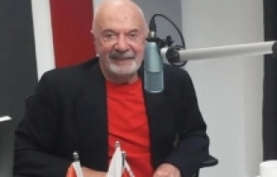 Ünlü sunucu Erkan Yolaç hayatını kaybetti