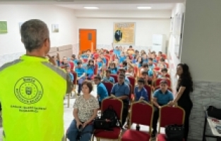 Büyükşehir’den çocuklara haşereyle mücadele eğitimi