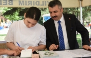 Emektar kitaplar geri dönüşüyor