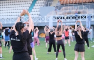 Nilüferliler zumba ile hem eğlendi hem spor yaptı
