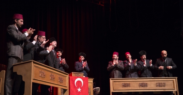 Milli şaire duygusal anma