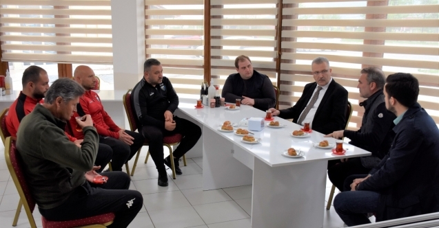 Başkan Özkan, takıma destek sözü verdi